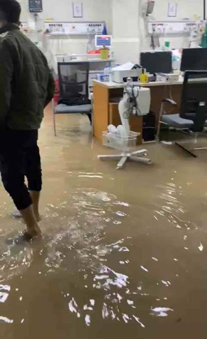 Şanlıurfa'yı sel aldı: Hastaneyi su bastı okullar tatil edildi 2