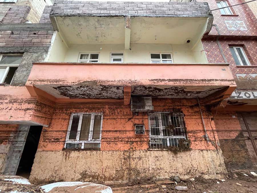 Kare kare ihmal: Selin vurduğu iki şehirden acı manzaralar 19