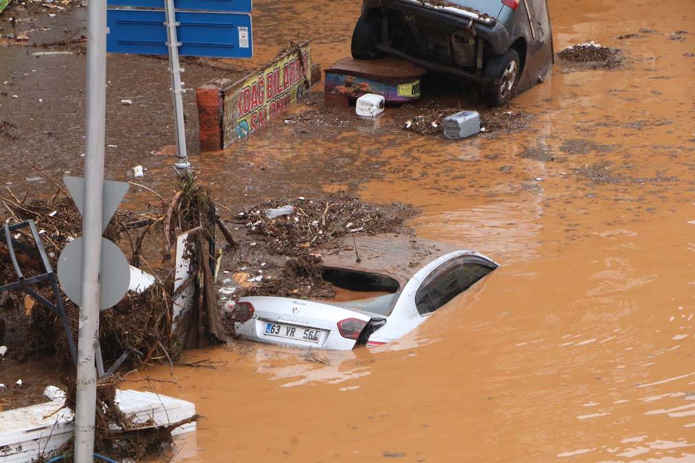 Kare kare ihmal: Selin vurduğu iki şehirden acı manzaralar 10
