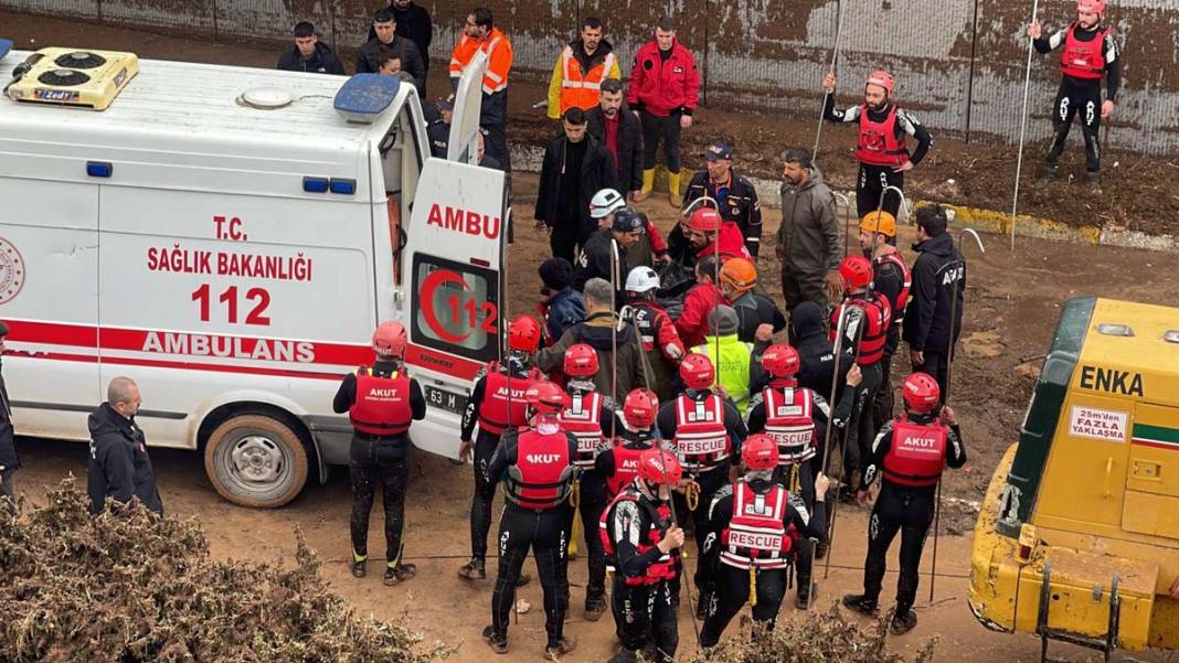 Kare kare ihmal: Selin vurduğu iki şehirden acı manzaralar 8