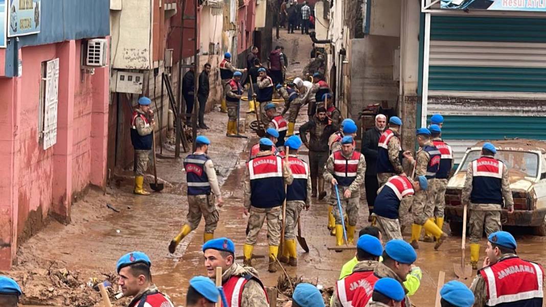 Kare kare ihmal: Selin vurduğu iki şehirden acı manzaralar 5