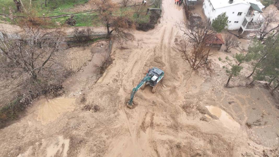 Kare kare ihmal: Selin vurduğu iki şehirden acı manzaralar 4