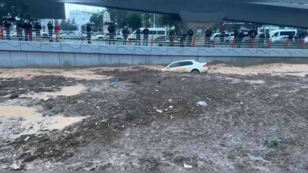 Kare kare ihmal: Selin vurduğu iki şehirden acı manzaralar 1