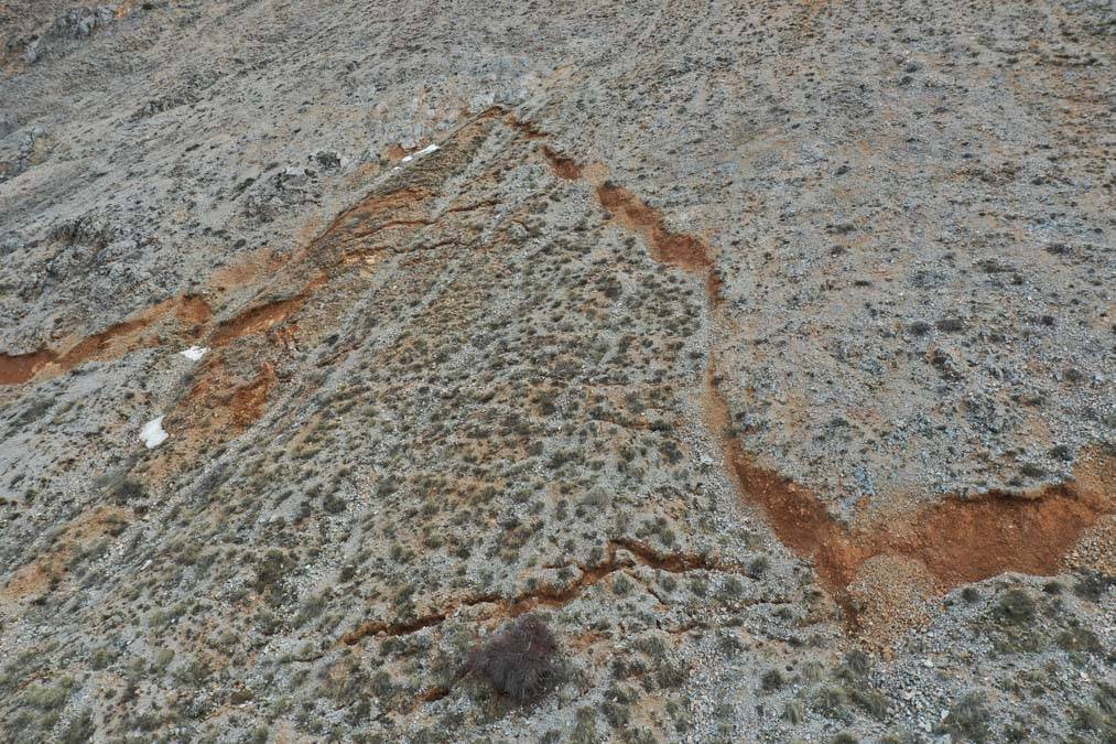 Karlar eriyince ortaya çıktı: Akdağ Dağı''nda deprem sonrası korkutan görüntüler 7