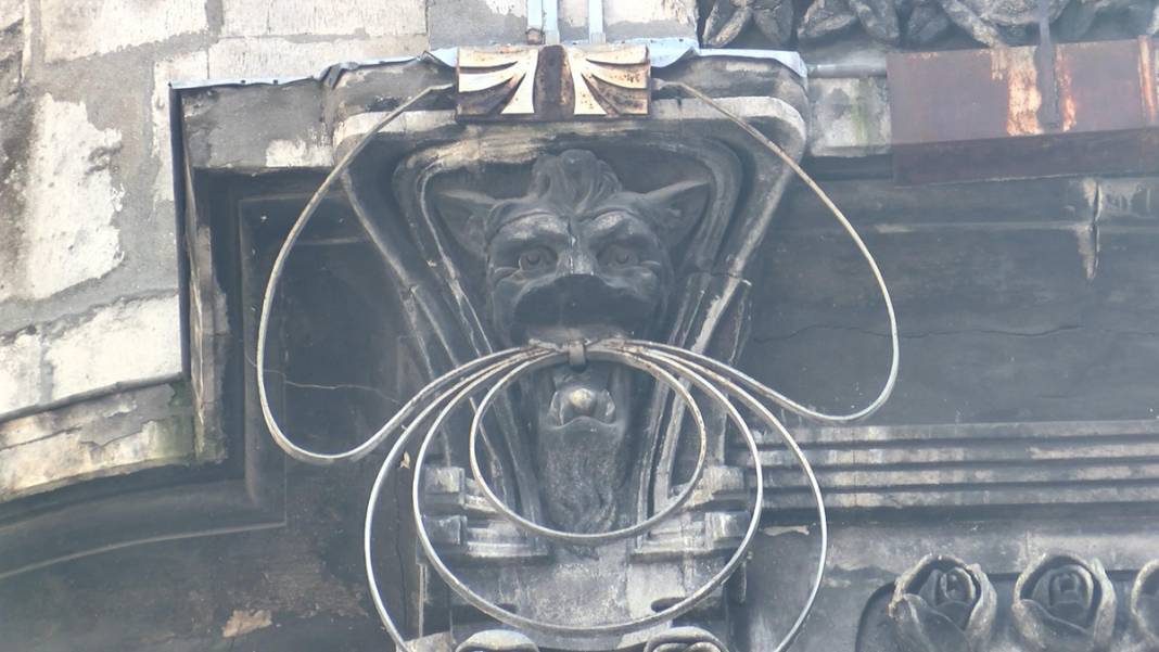 119 yıllık han harabeye döndü 8