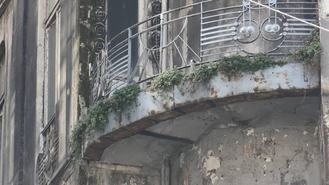 119 yıllık han harabeye döndü 2