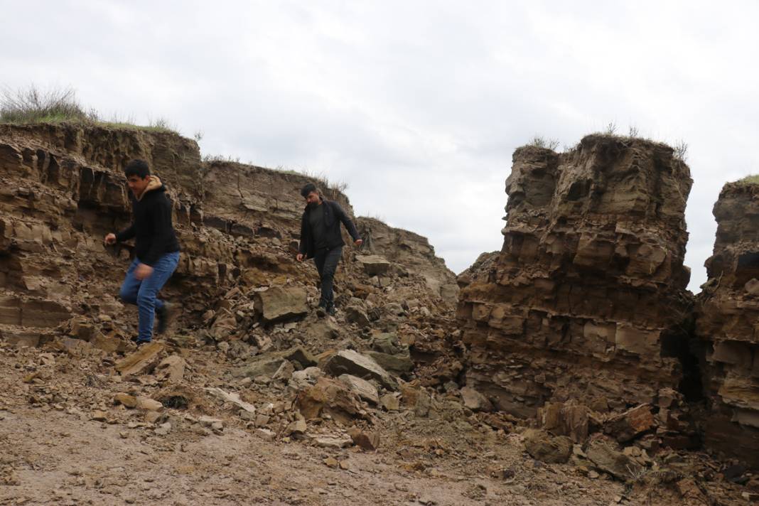 Depremden sonra oldu! Dağ üstümüze geliyor sandık 14