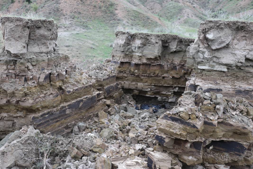 Depremden sonra oldu! Dağ üstümüze geliyor sandık 10