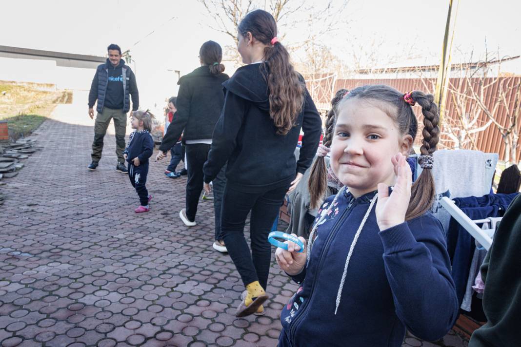 Orlando Bloom, Kiev’deki çocuklarla bir araya geldi 3