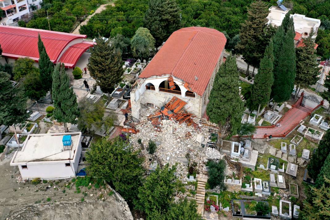 Hatay'ın 'Meryem Ana'sı da yıkıldı 6