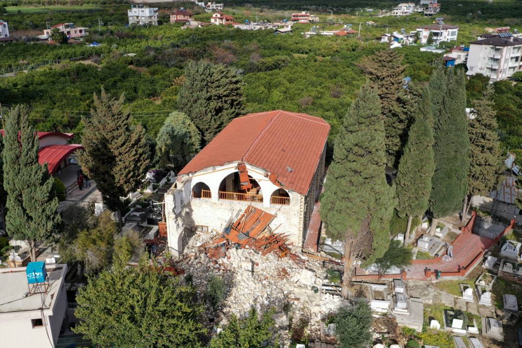 Hatay'ın 'Meryem Ana'sı da yıkıldı 7