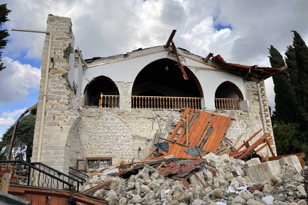 Hatay'ın 'Meryem Ana'sı da yıkıldı 3