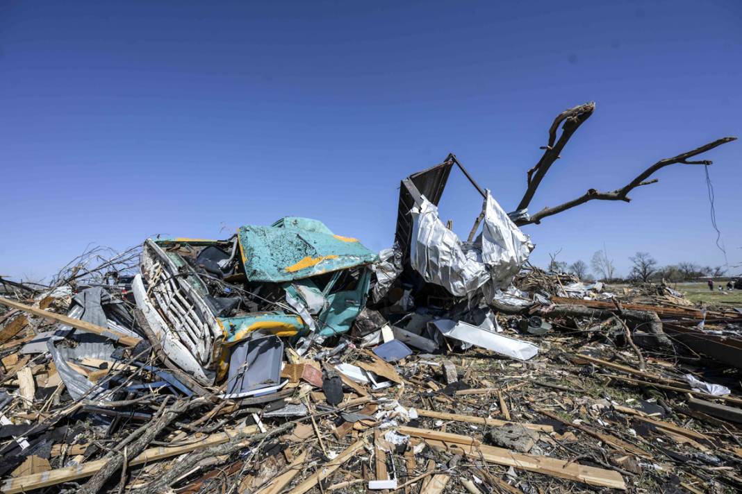 Taş üstünde taş kalmadı! ABD'deki hortum felaketinde ölü sayısı artıyor 42