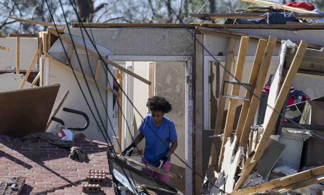 Taş üstünde taş kalmadı! ABD'deki hortum felaketinde ölü sayısı artıyor 34
