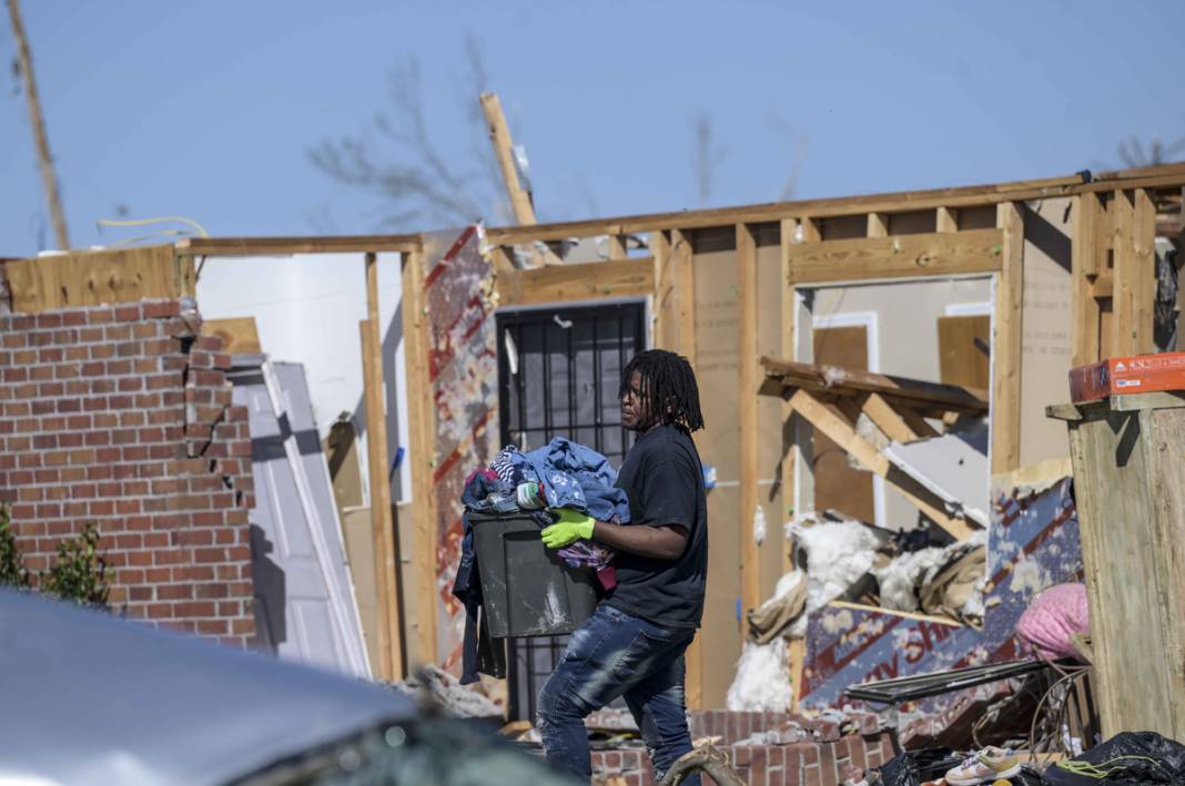 Taş üstünde taş kalmadı! ABD'deki hortum felaketinde ölü sayısı artıyor 29