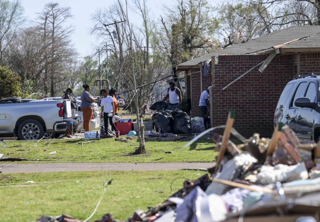 Taş üstünde taş kalmadı! ABD'deki hortum felaketinde ölü sayısı artıyor 25