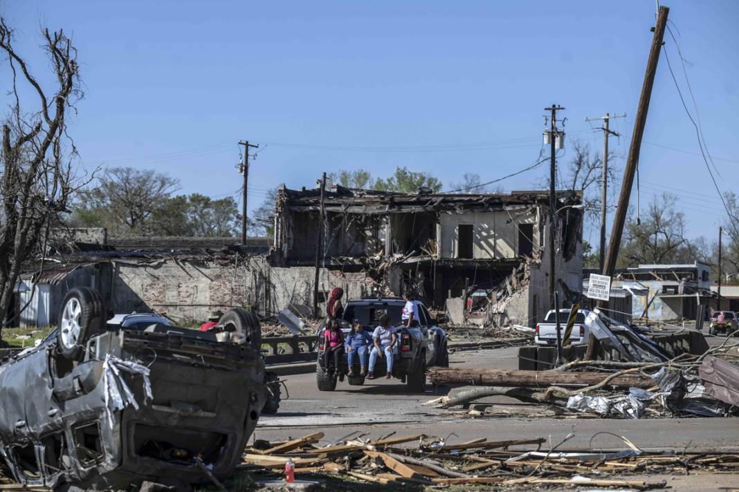 Taş üstünde taş kalmadı! ABD'deki hortum felaketinde ölü sayısı artıyor 20