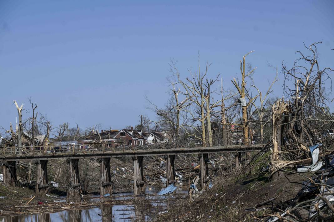 Taş üstünde taş kalmadı! ABD'deki hortum felaketinde ölü sayısı artıyor 16