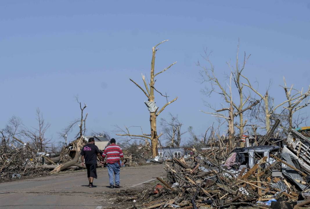 Taş üstünde taş kalmadı! ABD'deki hortum felaketinde ölü sayısı artıyor 18