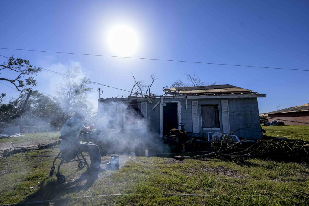 Taş üstünde taş kalmadı! ABD'deki hortum felaketinde ölü sayısı artıyor 12