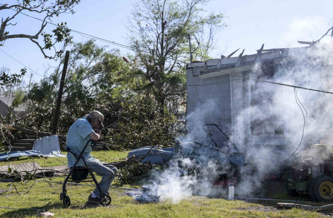 Taş üstünde taş kalmadı! ABD'deki hortum felaketinde ölü sayısı artıyor 10