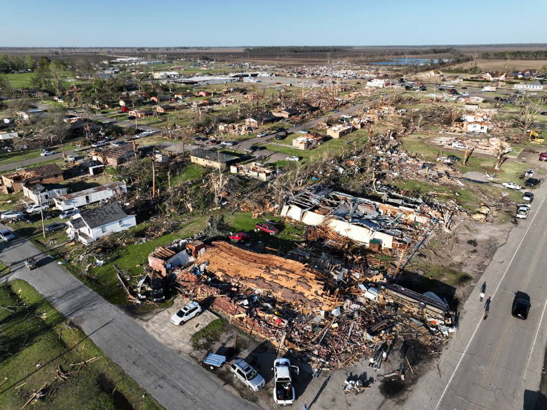 Taş üstünde taş kalmadı! ABD'deki hortum felaketinde ölü sayısı artıyor 2