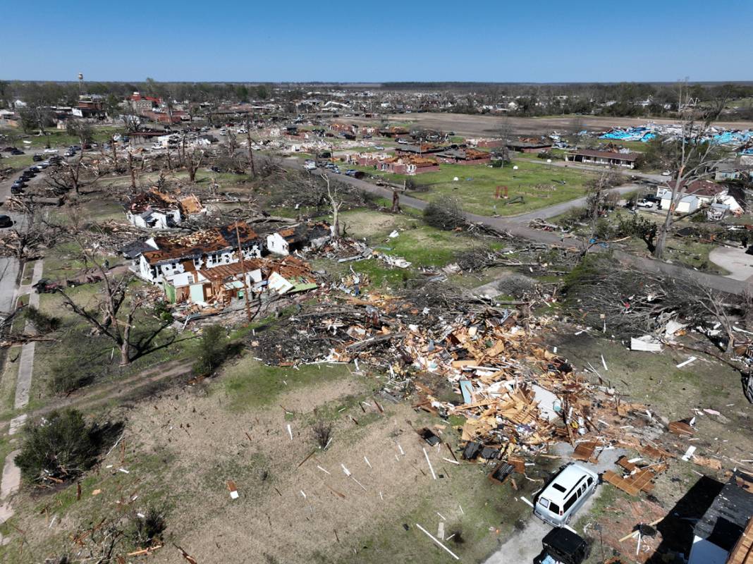 Taş üstünde taş kalmadı! ABD'deki hortum felaketinde ölü sayısı artıyor 1