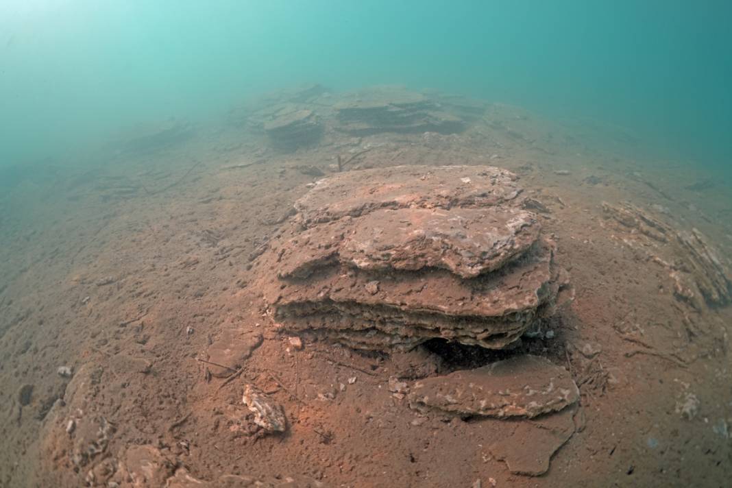 Depremin su altı izleri: Kıyı şeridinde bir metrelik göçük 32