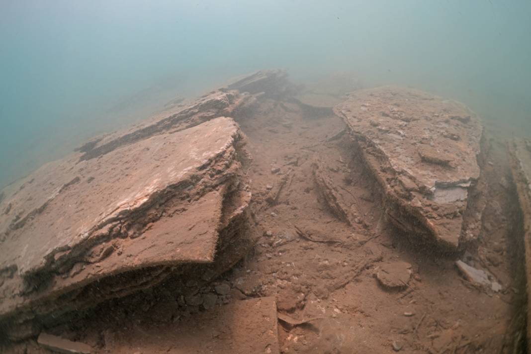 Depremin su altı izleri: Kıyı şeridinde bir metrelik göçük 29