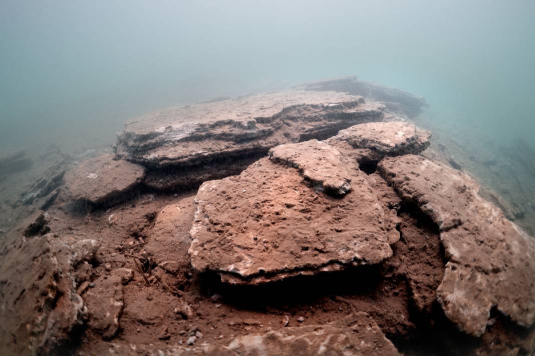 Depremin su altı izleri: Kıyı şeridinde bir metrelik göçük 18