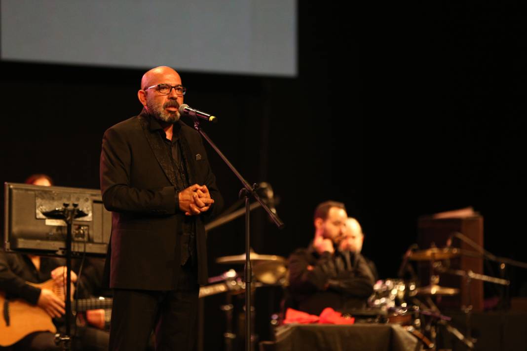 Depremden geriye 'Yara Bere' kaldı... Kaybettikleri 7 arkadaşları anısına 7 mum 13