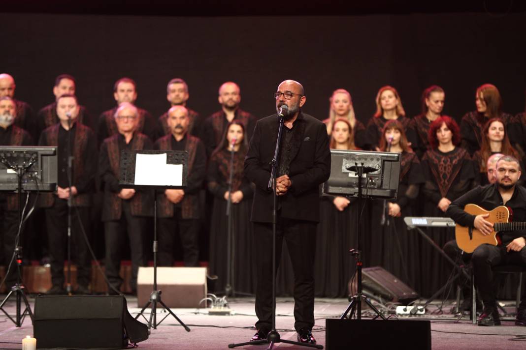 Depremden geriye 'Yara Bere' kaldı... Kaybettikleri 7 arkadaşları anısına 7 mum 5