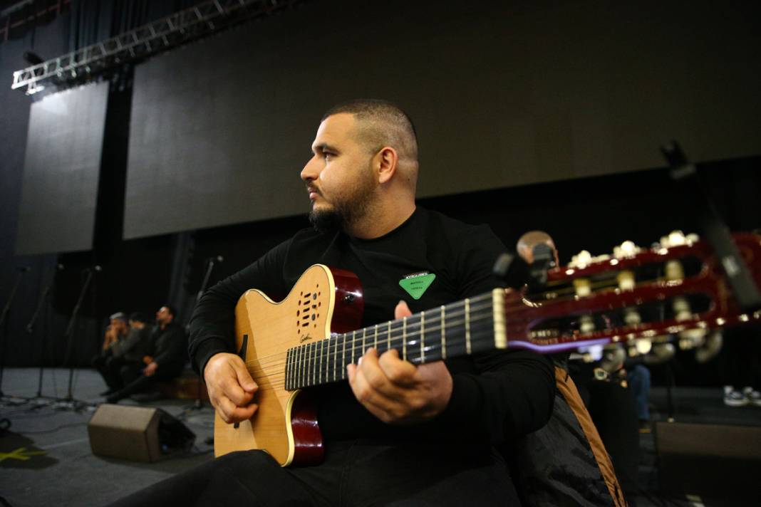 Depremden geriye 'Yara Bere' kaldı... Kaybettikleri 7 arkadaşları anısına 7 mum 1