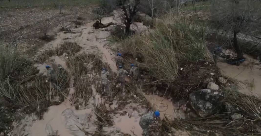 Ekipler havadan, karadan seferber oldu: Fatma hemşire ile bebeği 5 gündür aranıyor 12