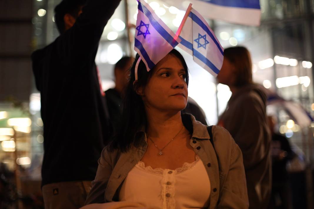 Ertelenen karar İsraillileri ikna etmedi: Protestocuları uyutma girişimi başarısız oldu 16