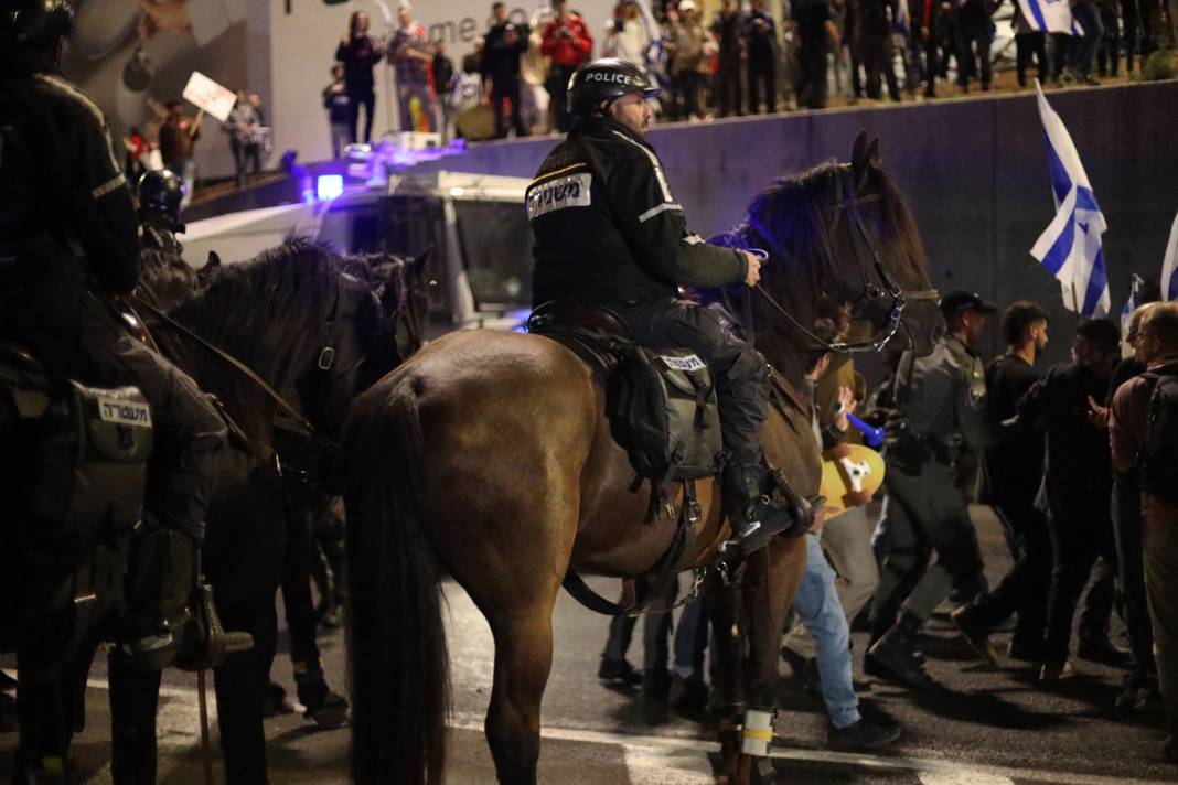 Ertelenen karar İsraillileri ikna etmedi: Protestocuları uyutma girişimi başarısız oldu 2