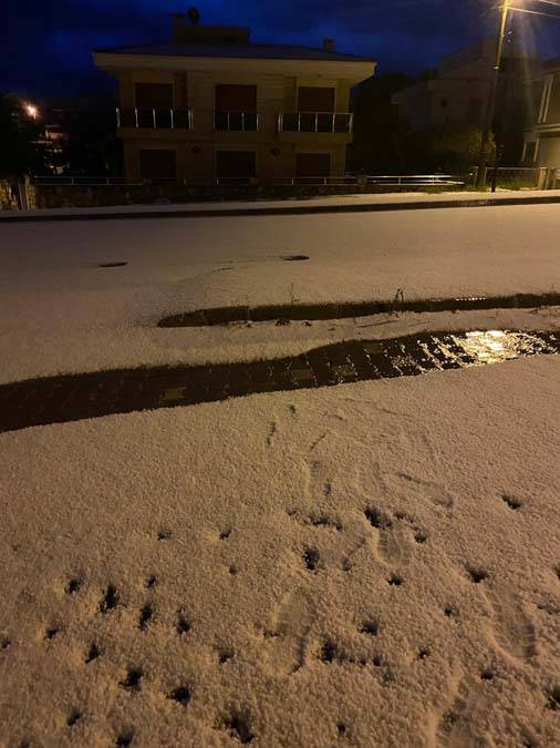 İzmir nisan ayında bembeyaz oldu: Kar yağmadı ama... 19
