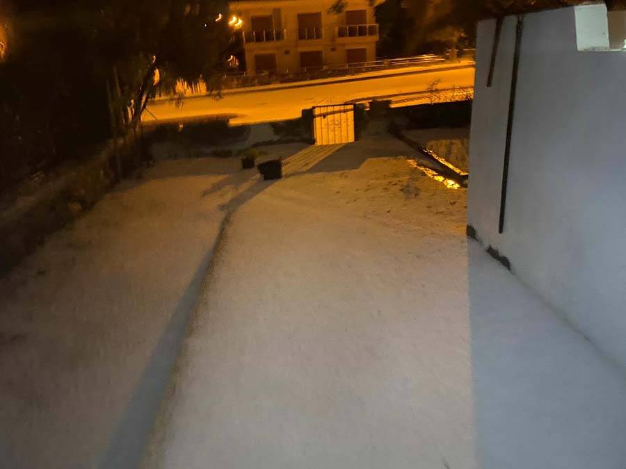 İzmir nisan ayında bembeyaz oldu: Kar yağmadı ama... 16