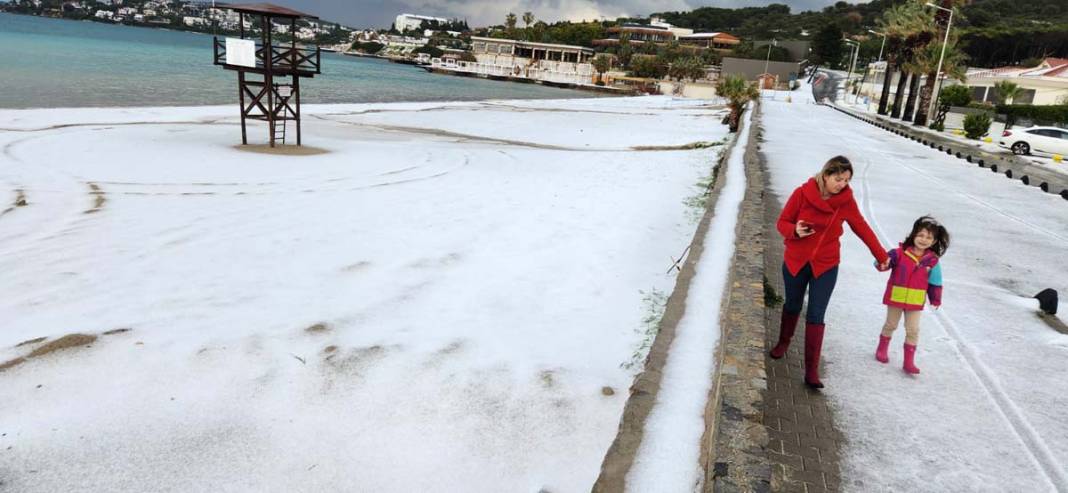 İzmir nisan ayında bembeyaz oldu: Kar yağmadı ama... 2