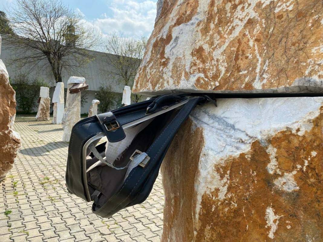 Ahmet Güneştekin'in 'Gavur Mahallesi' sergisine çirkin saldırı 8