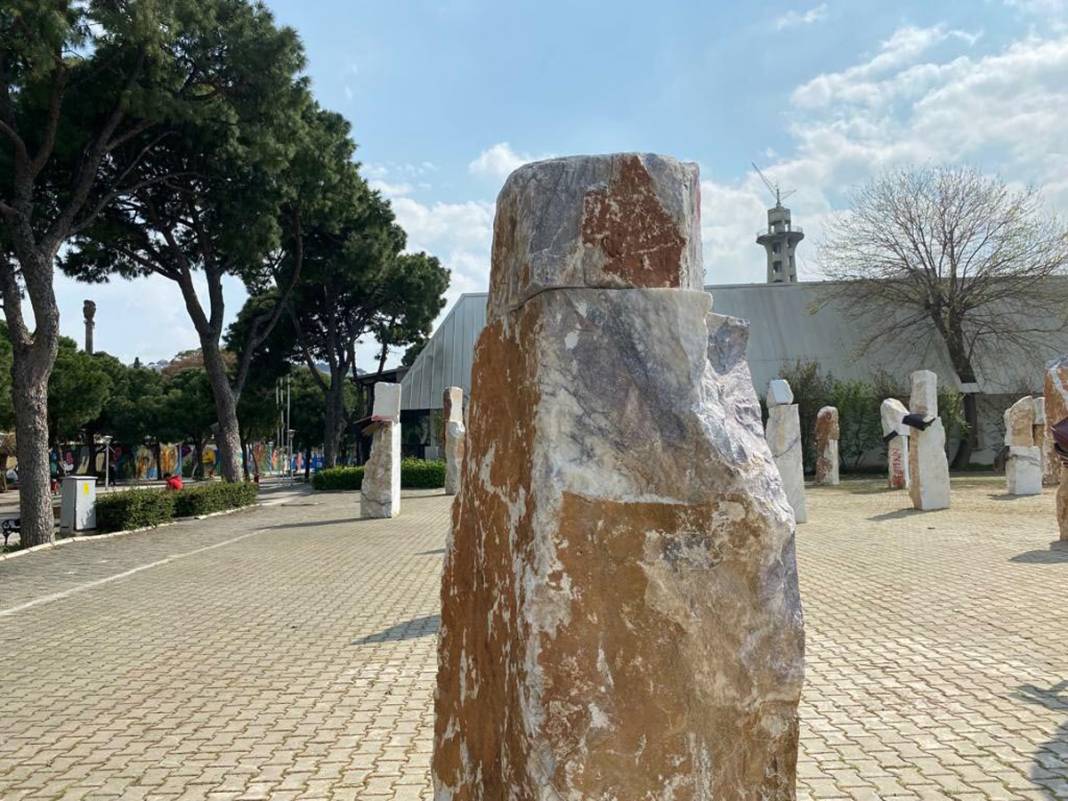 Ahmet Güneştekin'in 'Gavur Mahallesi' sergisine çirkin saldırı 6