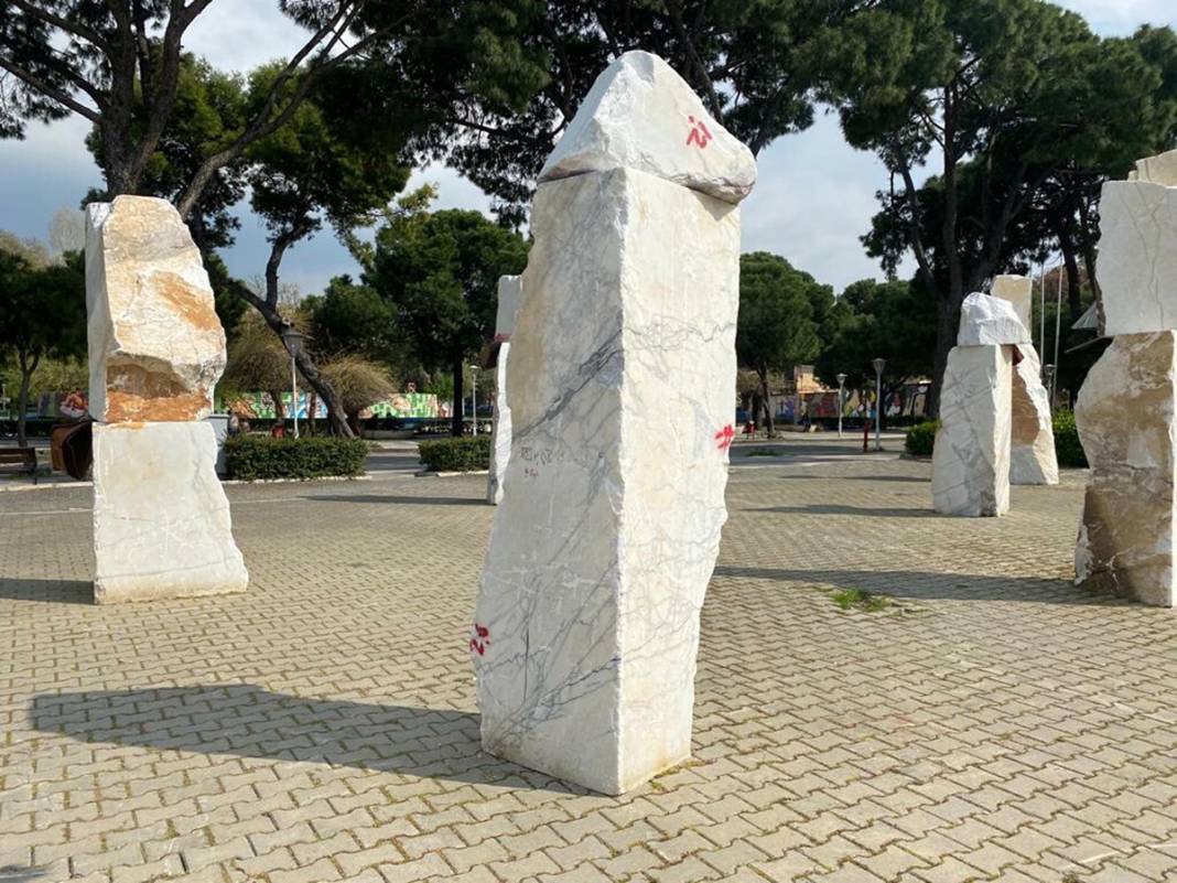 Ahmet Güneştekin'in 'Gavur Mahallesi' sergisine çirkin saldırı 5