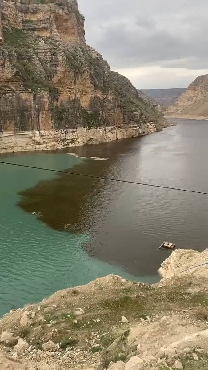 Tedirgin eden manzara! Botan Çayı için 'siyah' alarm 3