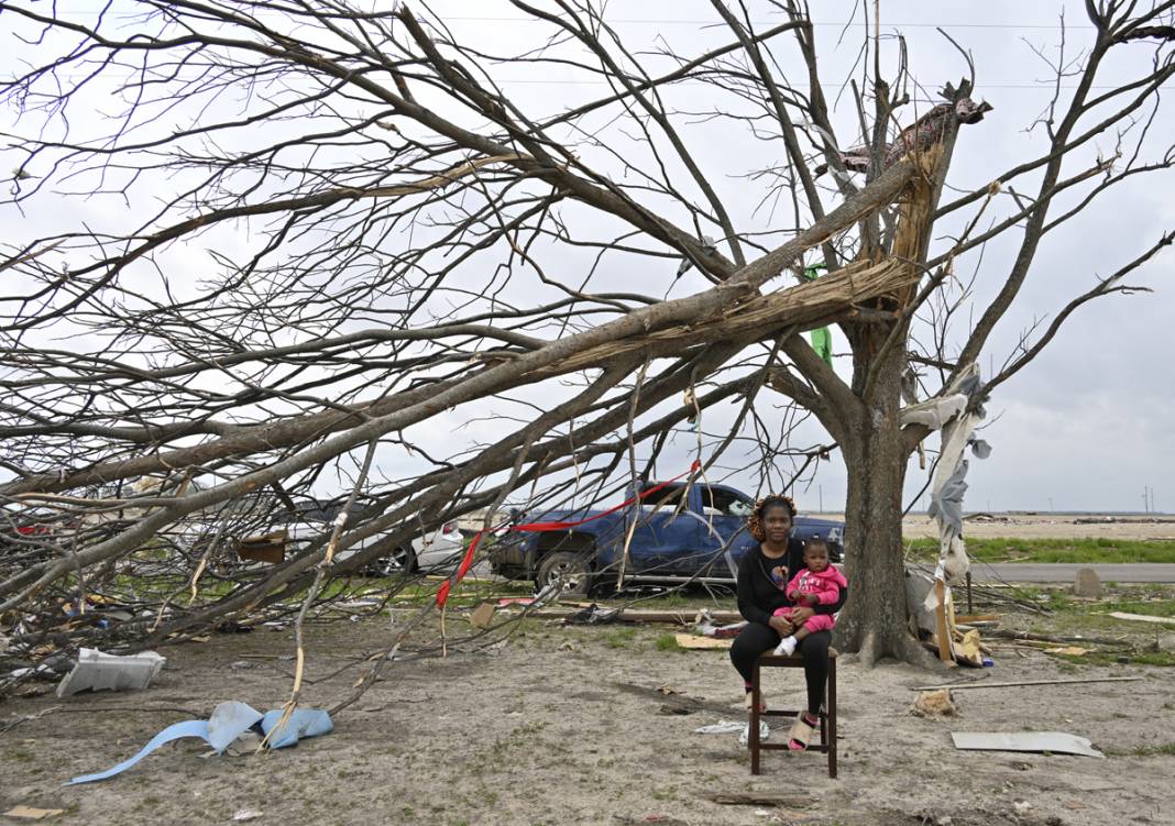 26 kişinin hayatını kaybettiği ABD’de son 24 saatte 57 hortum 34