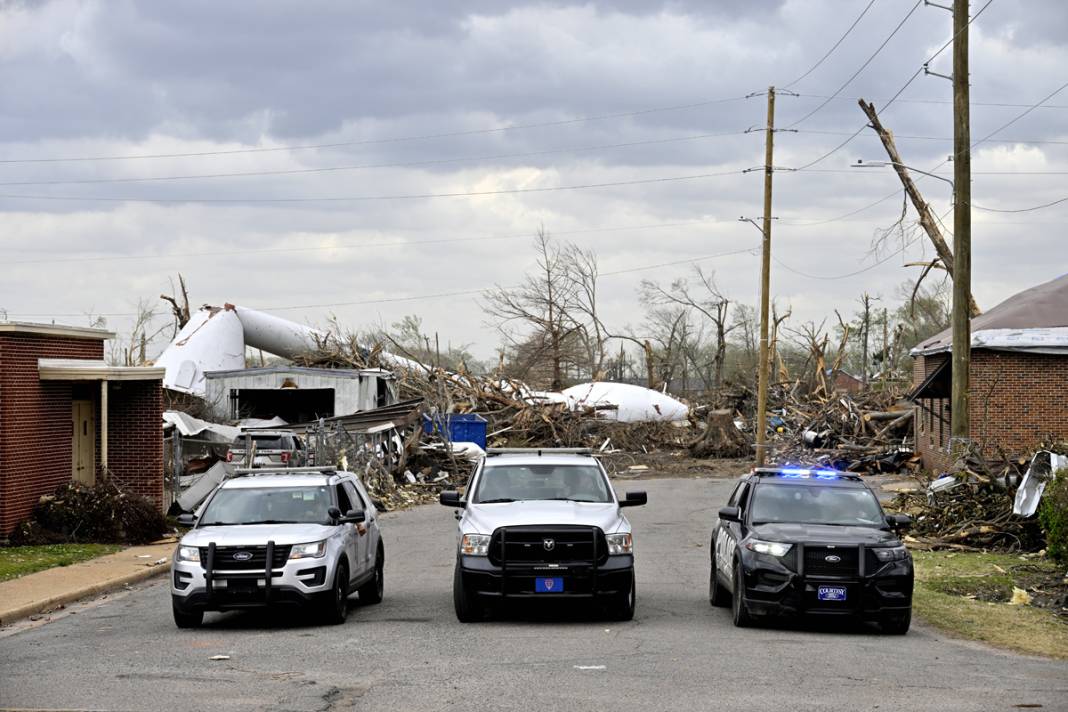 26 kişinin hayatını kaybettiği ABD’de son 24 saatte 57 hortum 22
