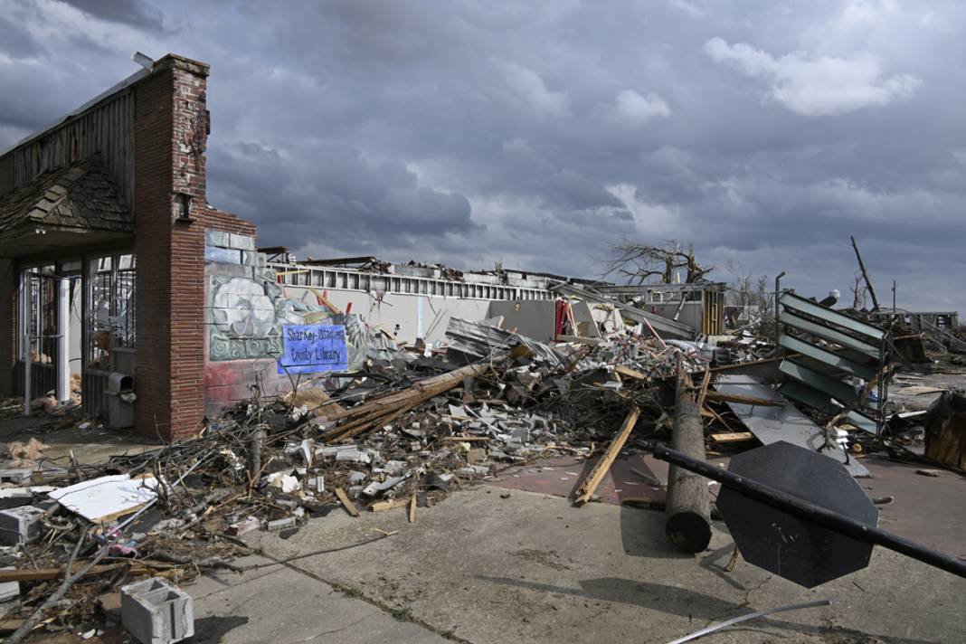 26 kişinin hayatını kaybettiği ABD’de son 24 saatte 57 hortum 19