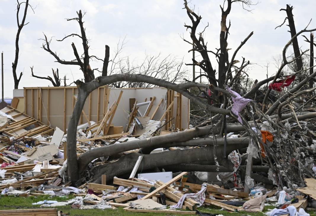 26 kişinin hayatını kaybettiği ABD’de son 24 saatte 57 hortum 10