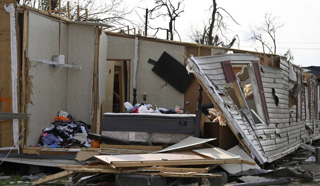 26 kişinin hayatını kaybettiği ABD’de son 24 saatte 57 hortum 2