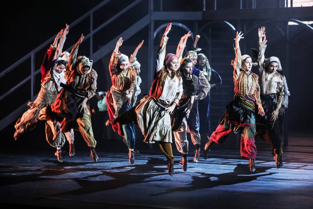 '1923' müzikali sahnede 7