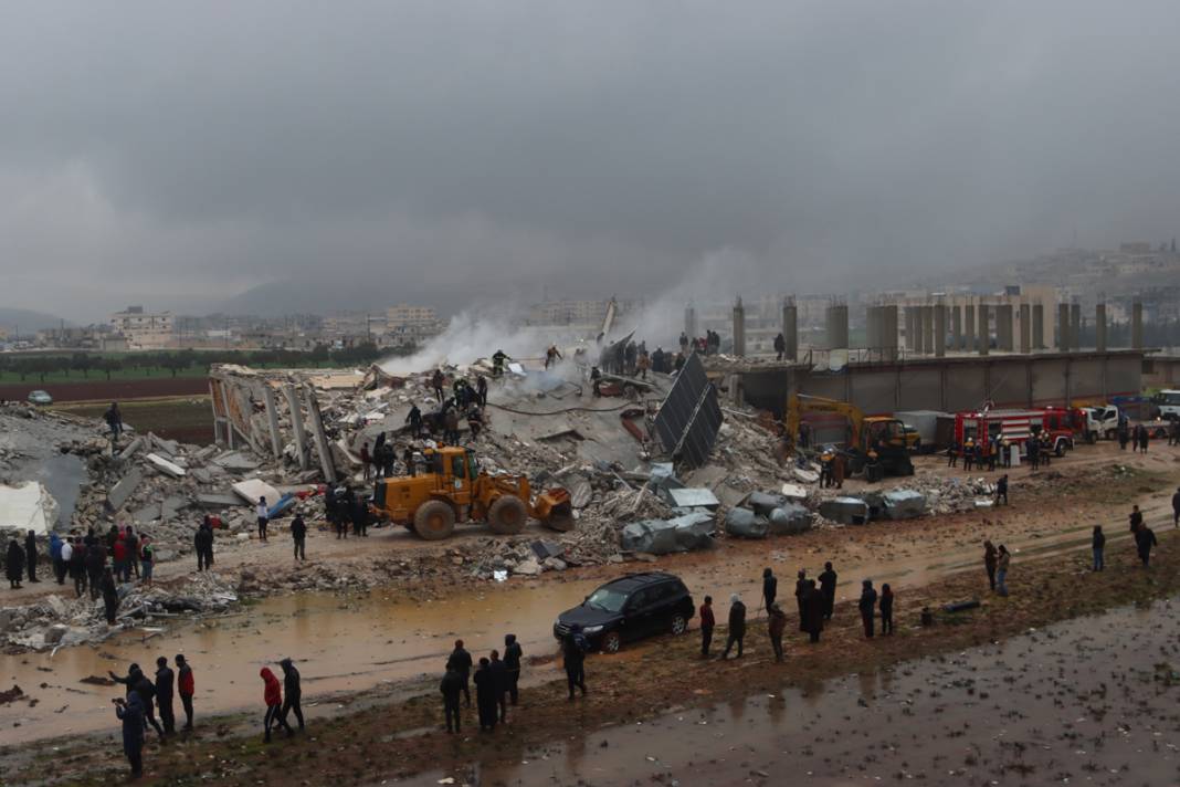 Depremin ardından kolera kabusu! Uzmandan sınır için önlem çağrısı 3